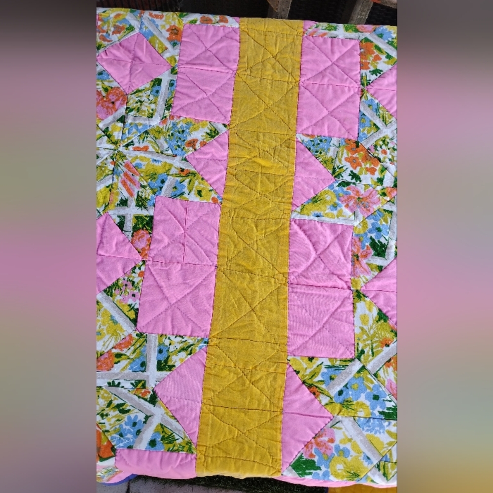 VINTAGE HAND STITCHED STAR QUILT - Picture 6 of 8